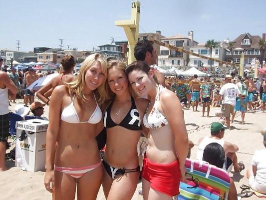 25P Crazy Amateur College Babes