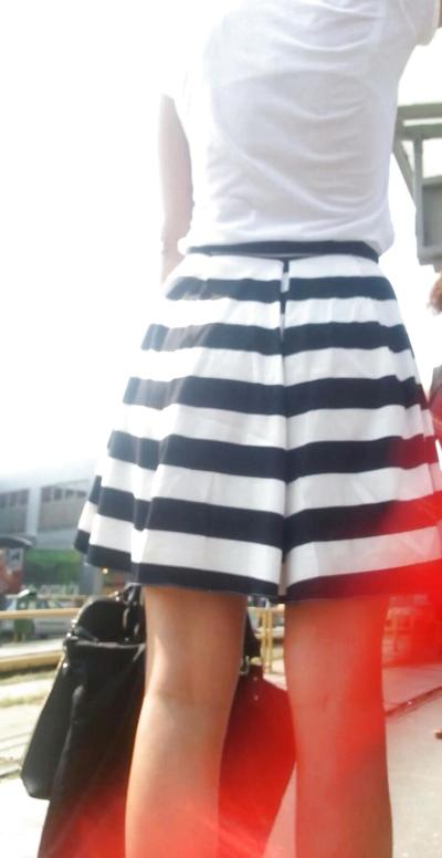 20P Spy sexy skirt old + young romanian