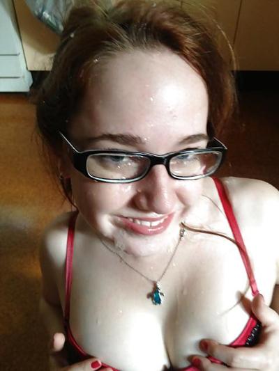 25P Holding Tits up to take Cumshot