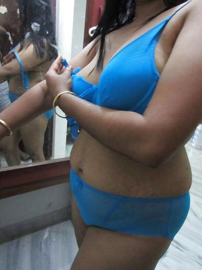 12P Indien mature exposant