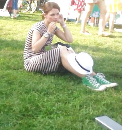 25P Spy girls in grass romanian