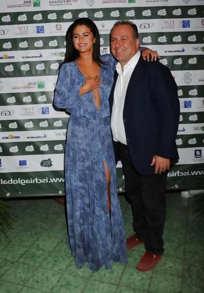 16P Selena Gomez Sexy Low Cut Dress