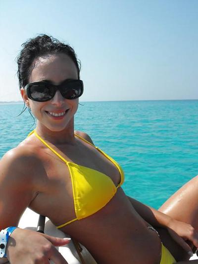 15P Beach babes for cum