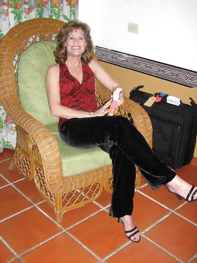 21P Sua mãe é uma vagabunda vestida sexy 8