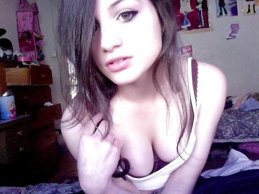 12P Cute brunette (non-nude)