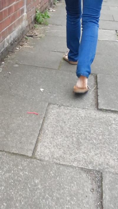 4P Random milf feet on street 
