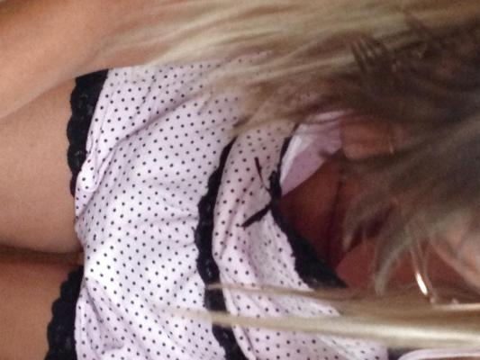 5P Wife downblouse again
