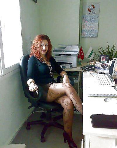 25P She's Soo Sexy In Pantyhose!!