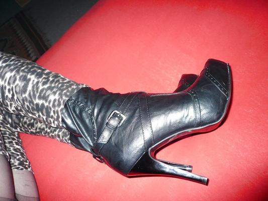 4P STOKINGS & BOOTS