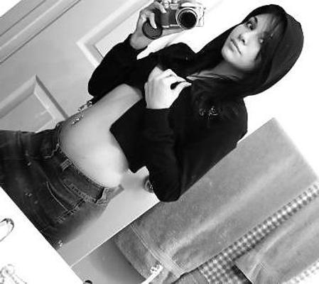 25P Amateur teen selfshot babe!