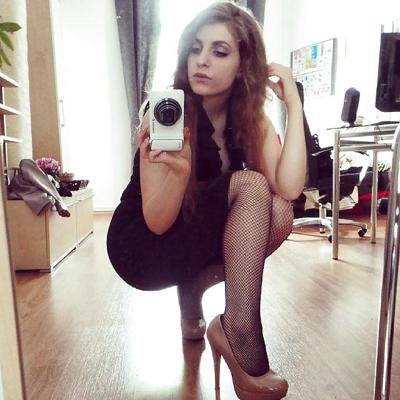 19P Nylons and pantyhose