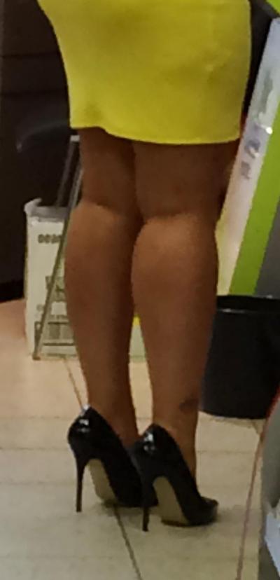 11P Sexy High Heeled MIlf in Supermarket