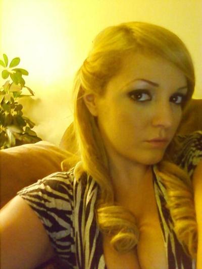 25P Зима (она же «известная в Интернете» Epic Cleavage Girl!)