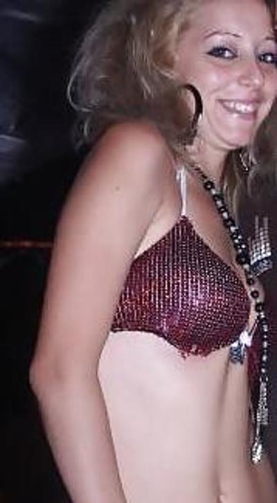 25P Danish teens & women-197-198-nude cleavage breasts touched 
