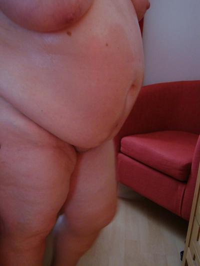 10P ..a whole lot of belly!!!