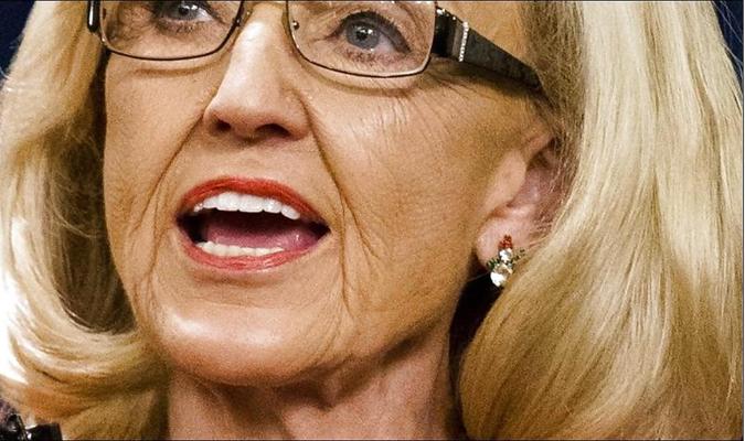 25P Keine Frau ist sexyer als die konservative Jan Brewer