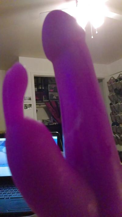 10P Nice view of a wet pussy and sex toys