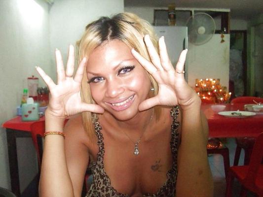 25P Blond Ladyboy Bee aka Alice from Pattaya