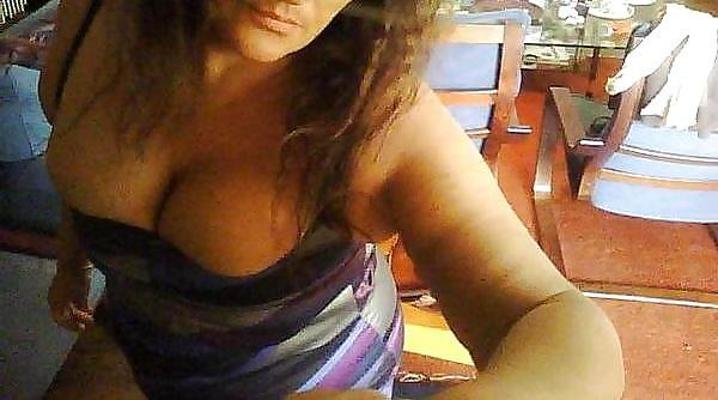 5P Hot Housewife big boobs
