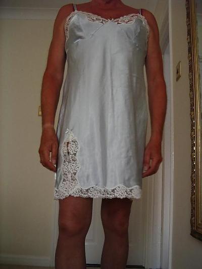 22P More silky nylon slips