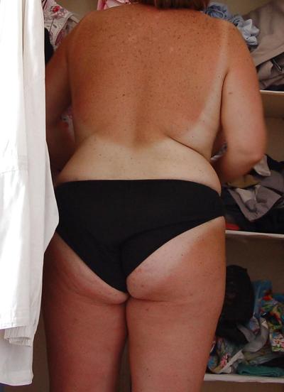 10P Wife's tan lines