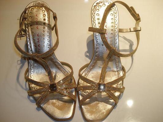 8P Gold sandals 