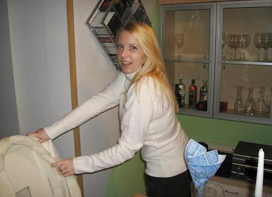 17P My facebook girlfrind Louise came home and stripping