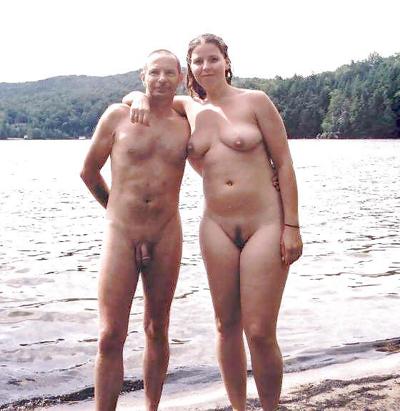 20P Pareja desnuda 49.