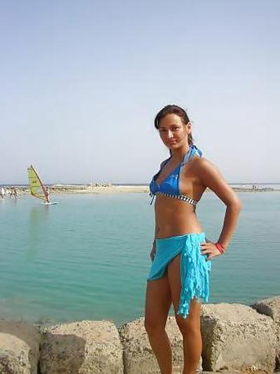 25P Amateur chicks in Bikini p1
