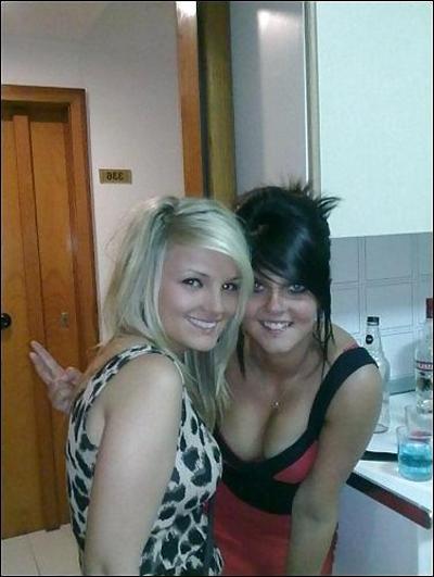 14P Hot social networking babes