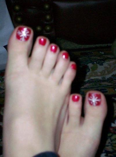 10P Who wants footjob nd handjob?