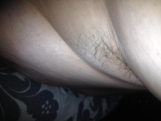 12P Wifes tits and hairy armpits unaware
