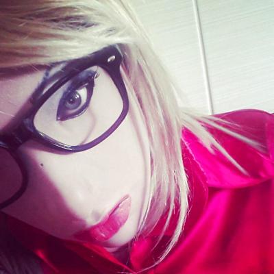 22P Satin&Rubber tranny Selfie