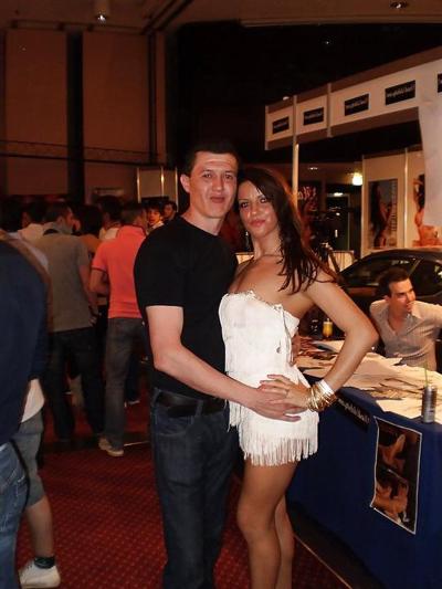 25P Carlo Boss e sua estrela pornô italiana (Goce Ginovski)