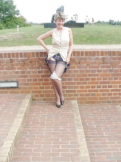 21P Naughty sara outdoor flashing