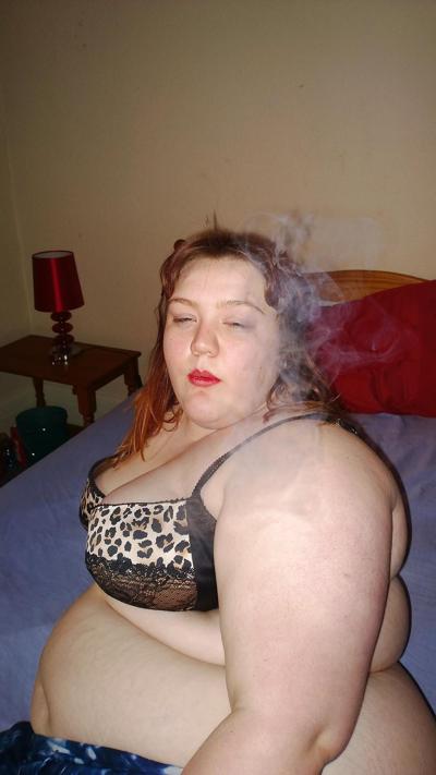 23P Tim Tess 24 Hairy BBW, Bed, Orgasm Control and Smoke