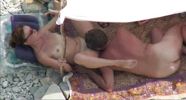 25P Fun with wife at the beach - 14
