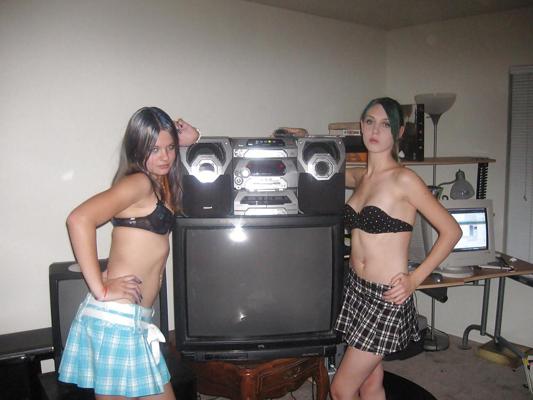 18P 2 Emo Babes