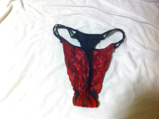8P 妻の友人のパンティとブラジャー