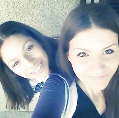 25P Petite salope teen coquine