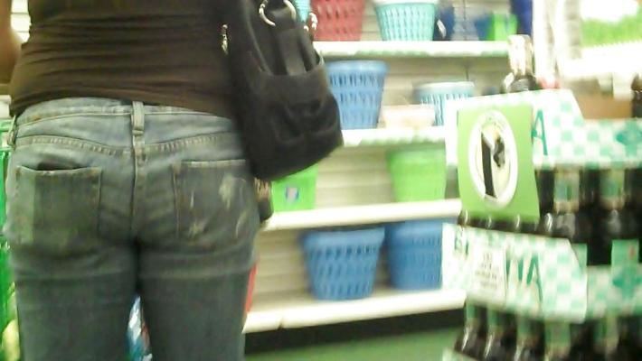 16P Elle avait un chapeau sur les fesses, son cul va mieux