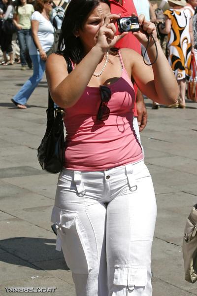 15P Chicas buenotas en la calle-hot girls on the street