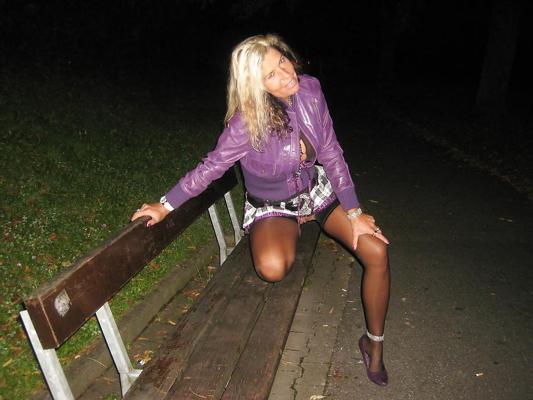 25P Julia married German whore