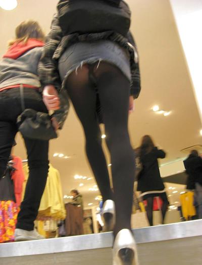 4P Pantyhose in the street-Looking up her skirt.2