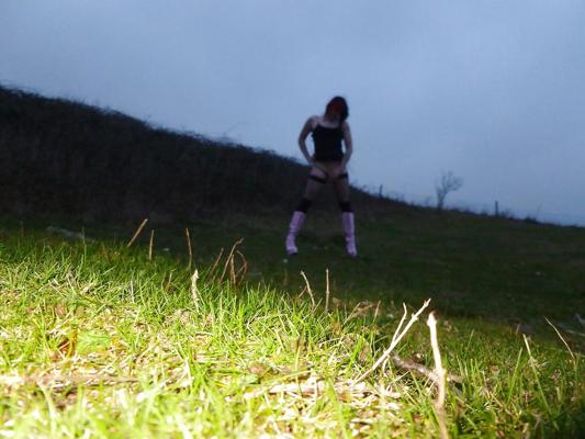 4P Outdoor-Crossdresser