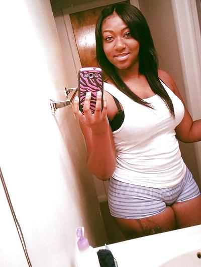 9P Black azz camel toe