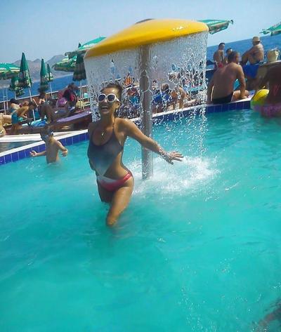 25P Sexy Serbian Milf