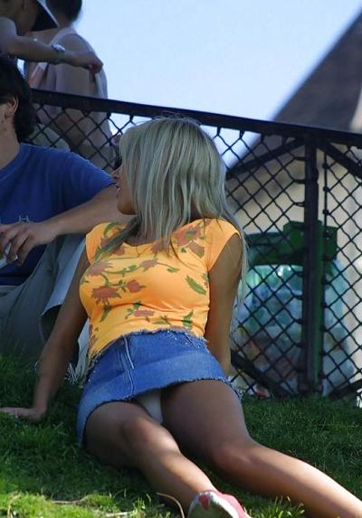 25P Voyeur Upskirt  #2