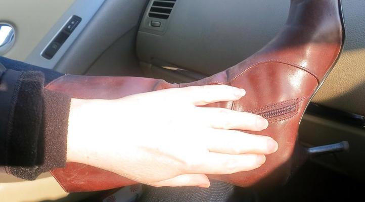 16P Steve madden Boots and my tights
