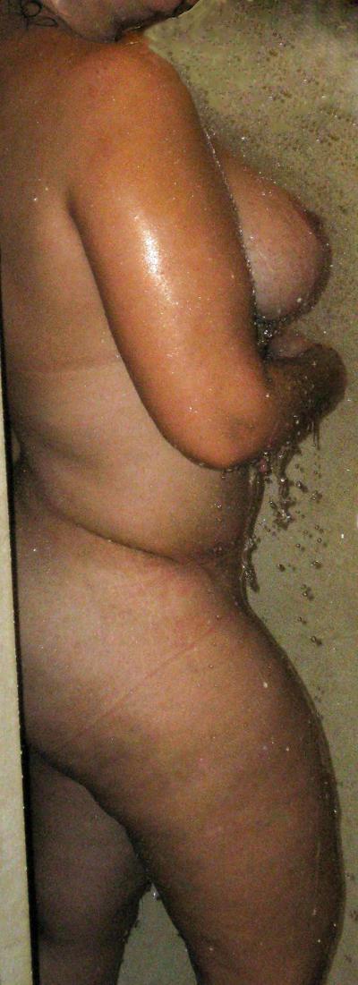 5P Hot Wife In The Shower